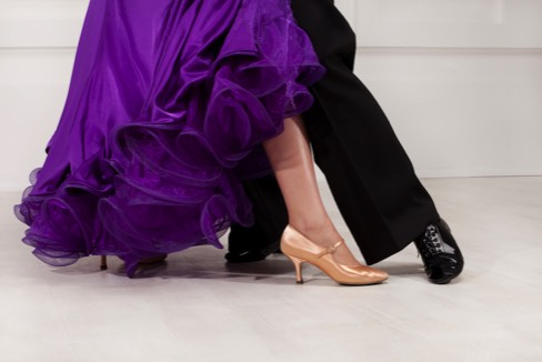 ballroom dancers steps